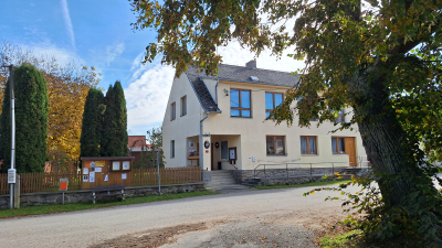 Květov