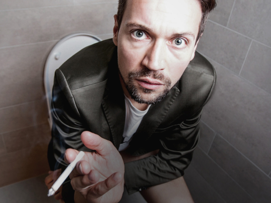 Listování - Holčička a cigareta